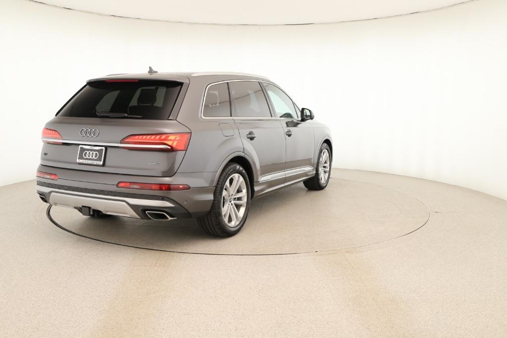 new 2025 Audi Q7 car, priced at $82,620