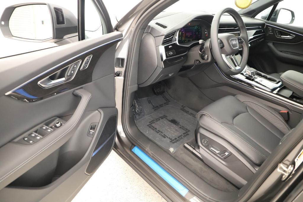 new 2025 Audi Q7 car, priced at $82,620