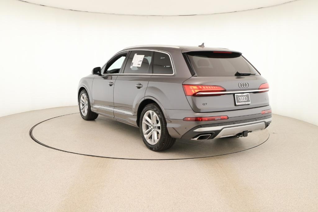 new 2025 Audi Q7 car, priced at $82,620