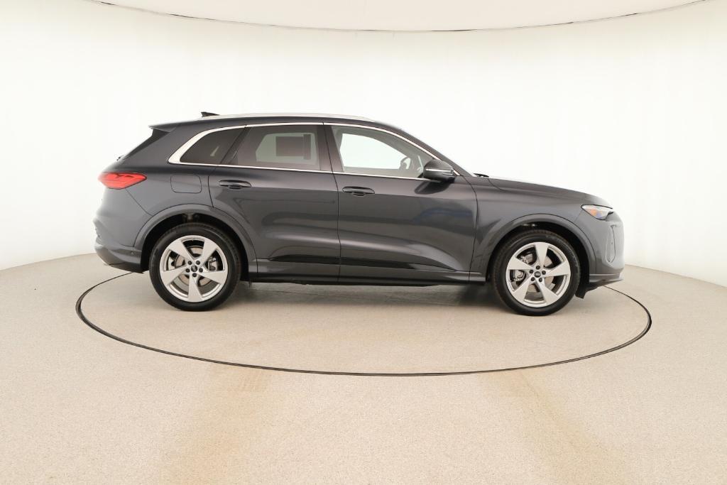 new 2025 Audi Q5 car, priced at $64,190