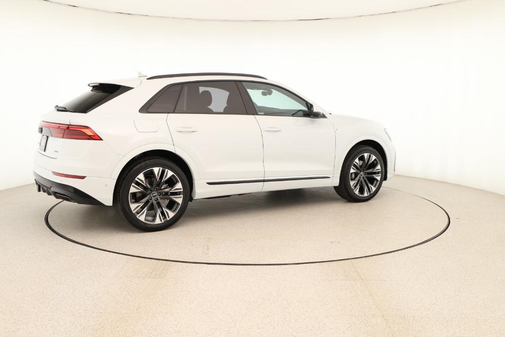 new 2025 Audi Q8 car, priced at $86,425
