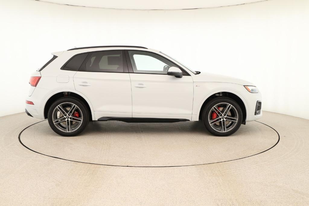 new 2025 Audi Q5 car, priced at $68,210