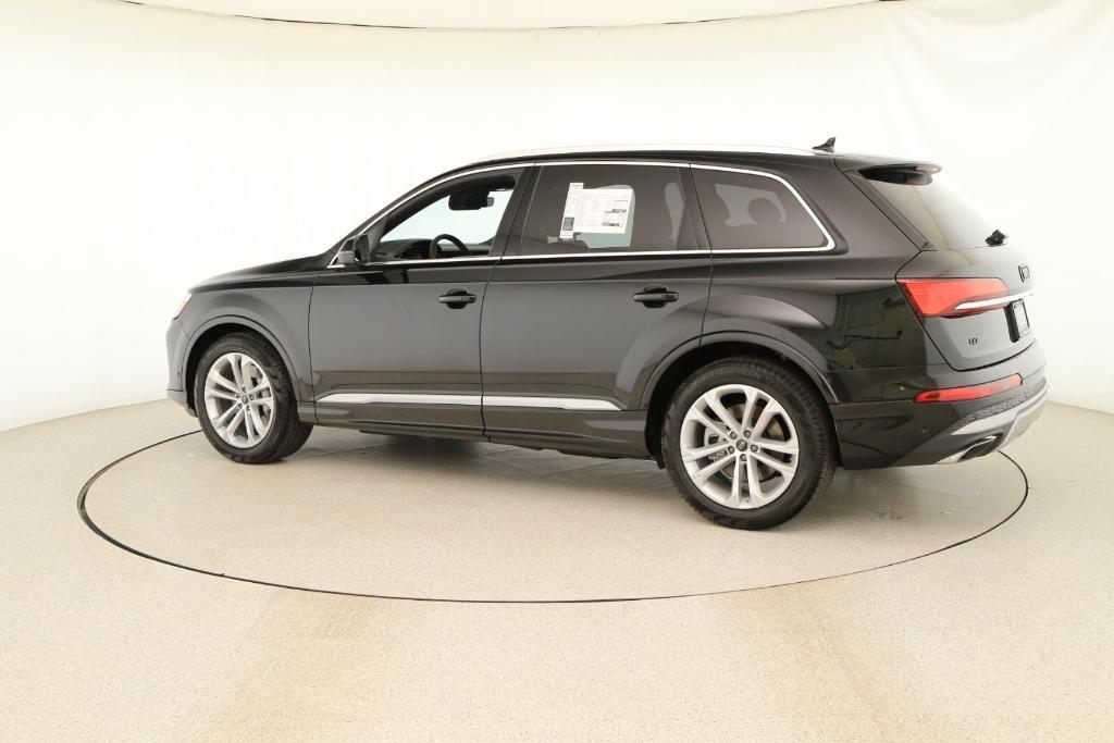 new 2025 Audi Q7 car, priced at $80,870