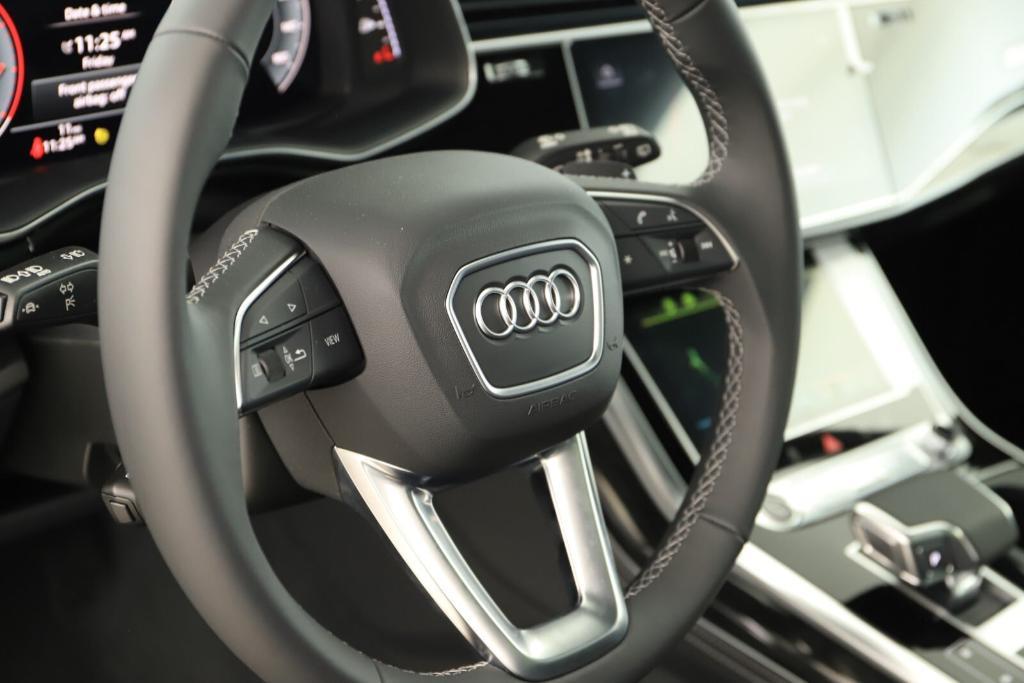 new 2025 Audi Q7 car, priced at $80,870