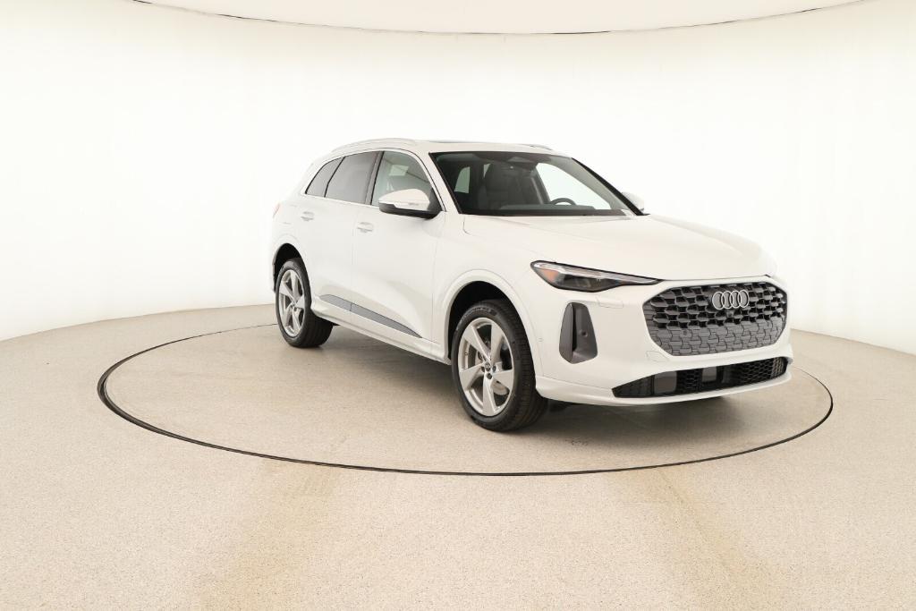 new 2025 Audi Q5 car, priced at $61,150