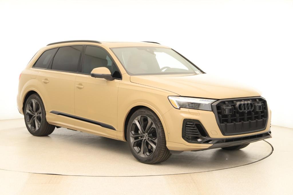 new 2025 Audi Q7 car, priced at $84,020