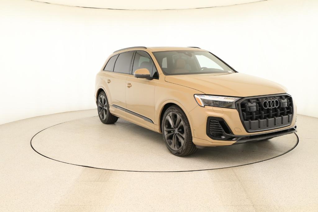 new 2025 Audi Q7 car, priced at $84,020