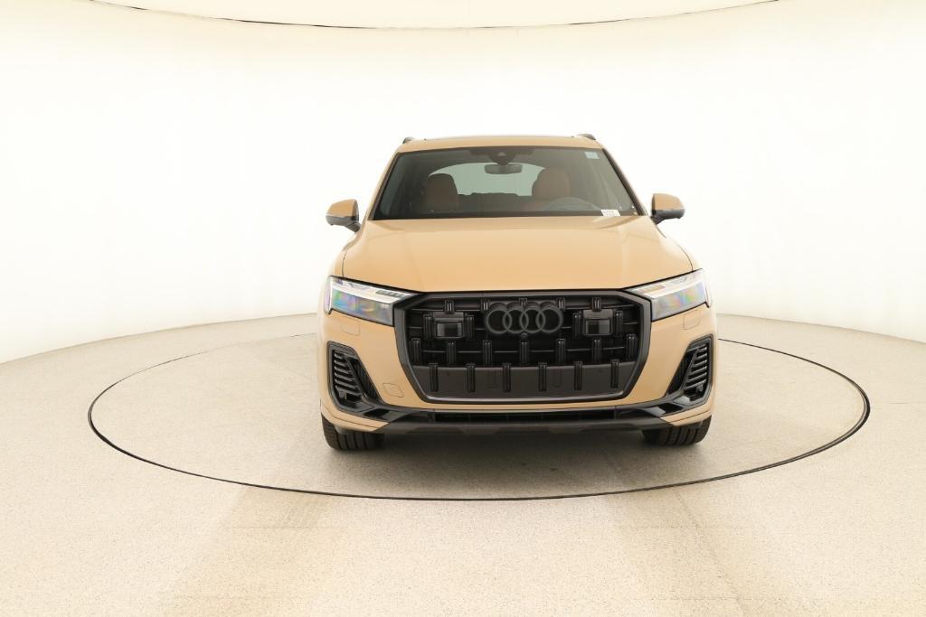 new 2025 Audi Q7 car, priced at $84,020