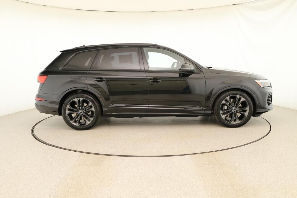 new 2025 Audi Q7 car, priced at $84,810