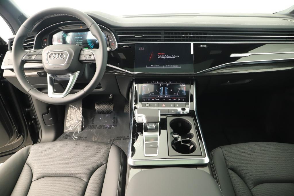 new 2025 Audi Q7 car, priced at $75,510