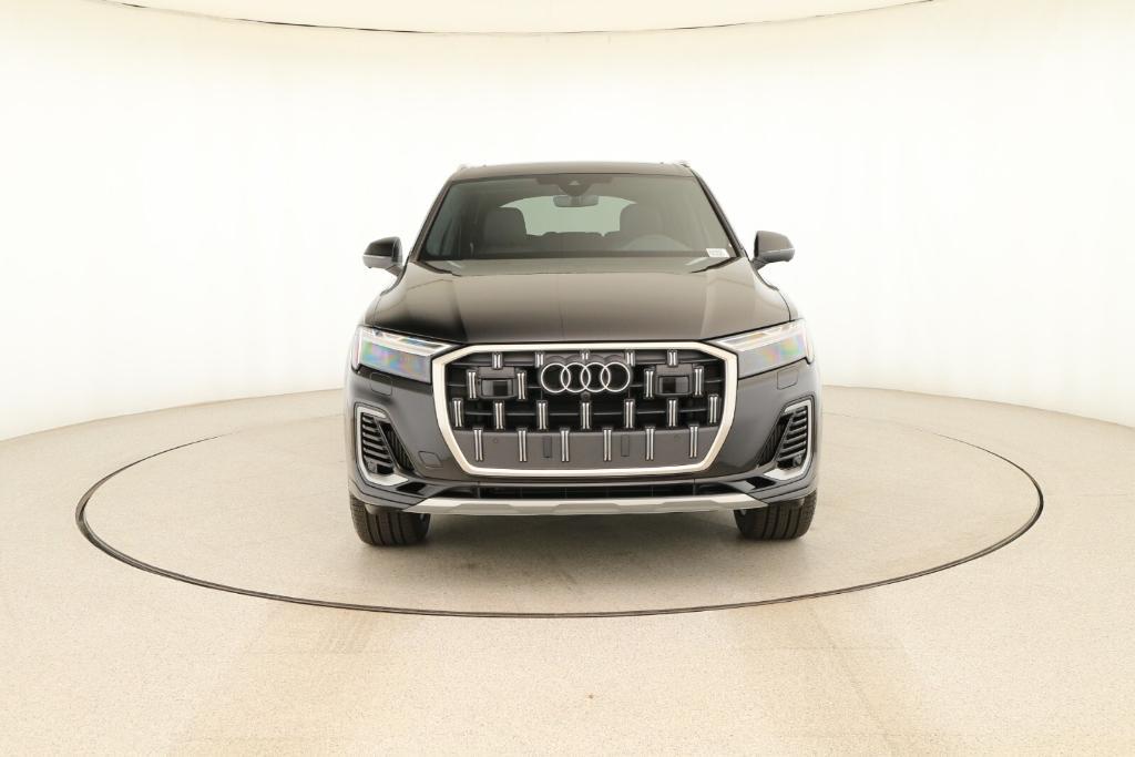 new 2025 Audi Q7 car, priced at $75,510