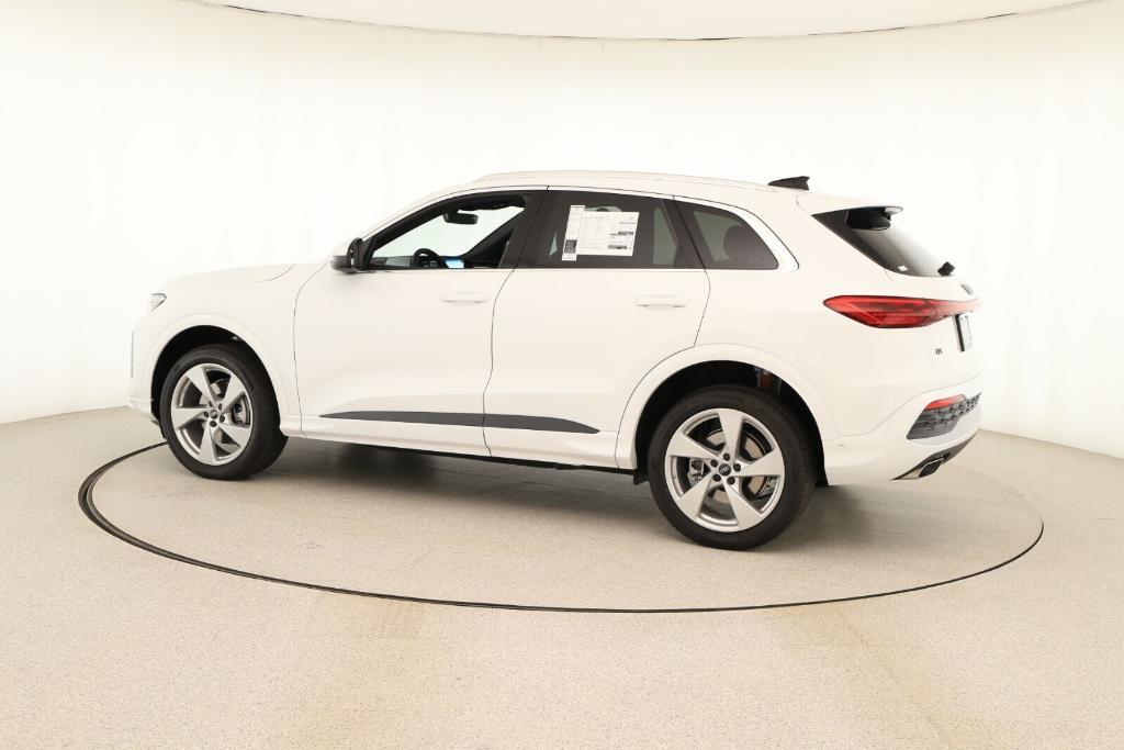 new 2025 Audi Q5 car, priced at $60,645
