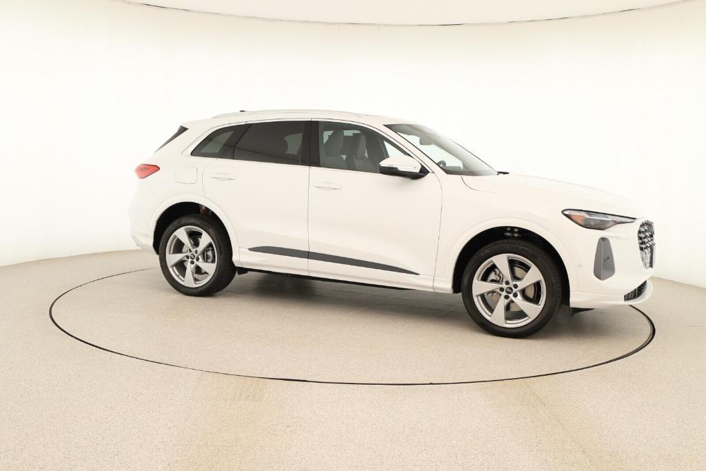 new 2025 Audi Q5 car, priced at $60,645