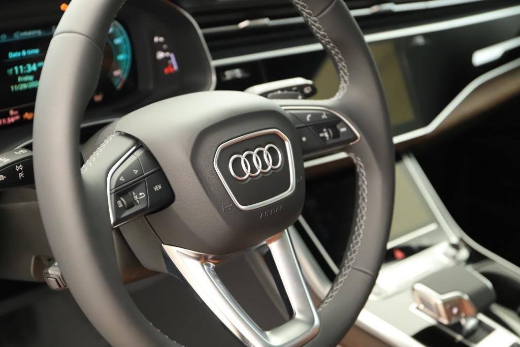 new 2025 Audi Q7 car, priced at $83,060