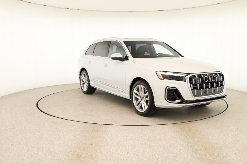 new 2025 Audi Q7 car, priced at $76,900
