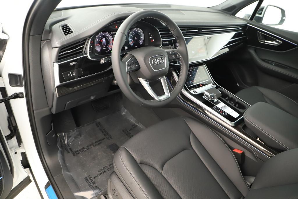 new 2025 Audi Q7 car, priced at $76,900