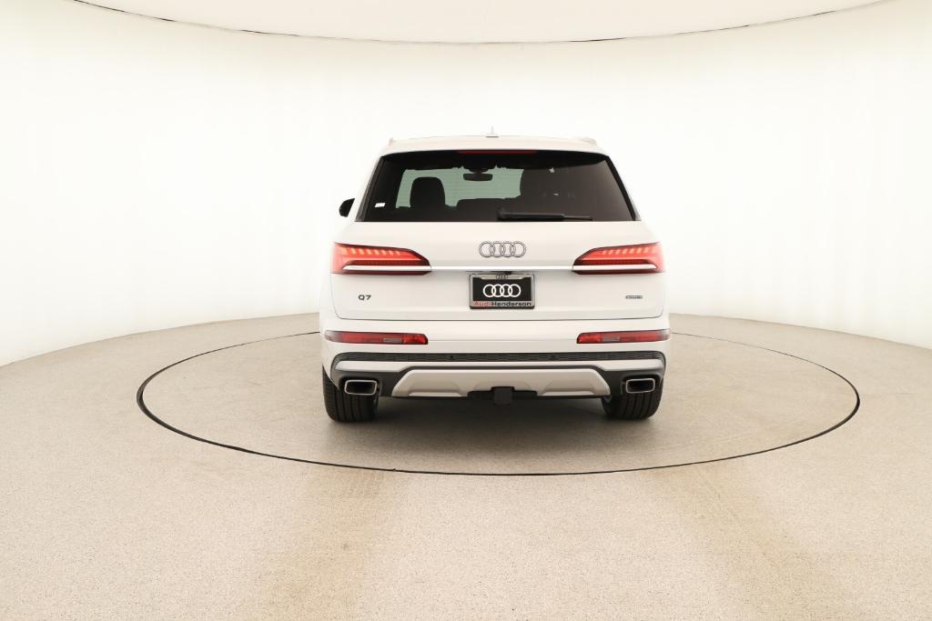 new 2025 Audi Q7 car, priced at $76,900