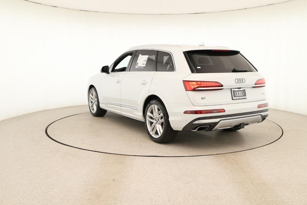 new 2025 Audi Q7 car, priced at $76,900