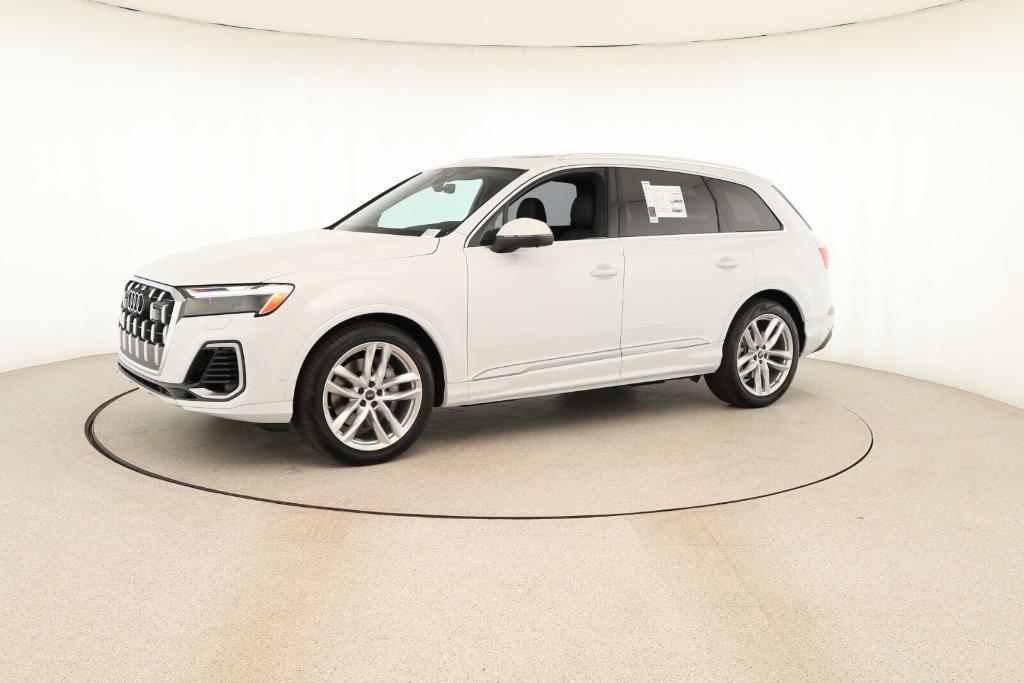 new 2025 Audi Q7 car, priced at $76,770