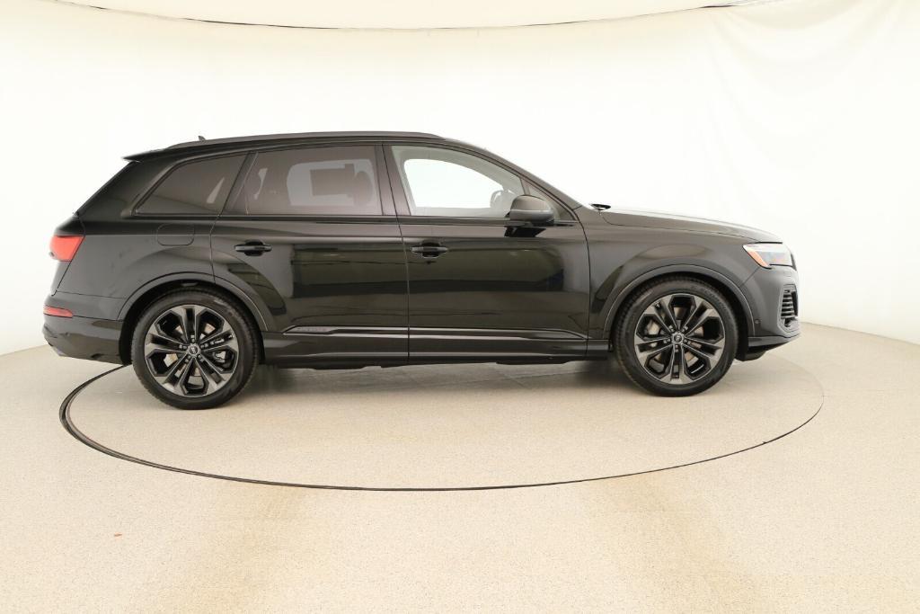 new 2025 Audi Q7 car, priced at $84,810