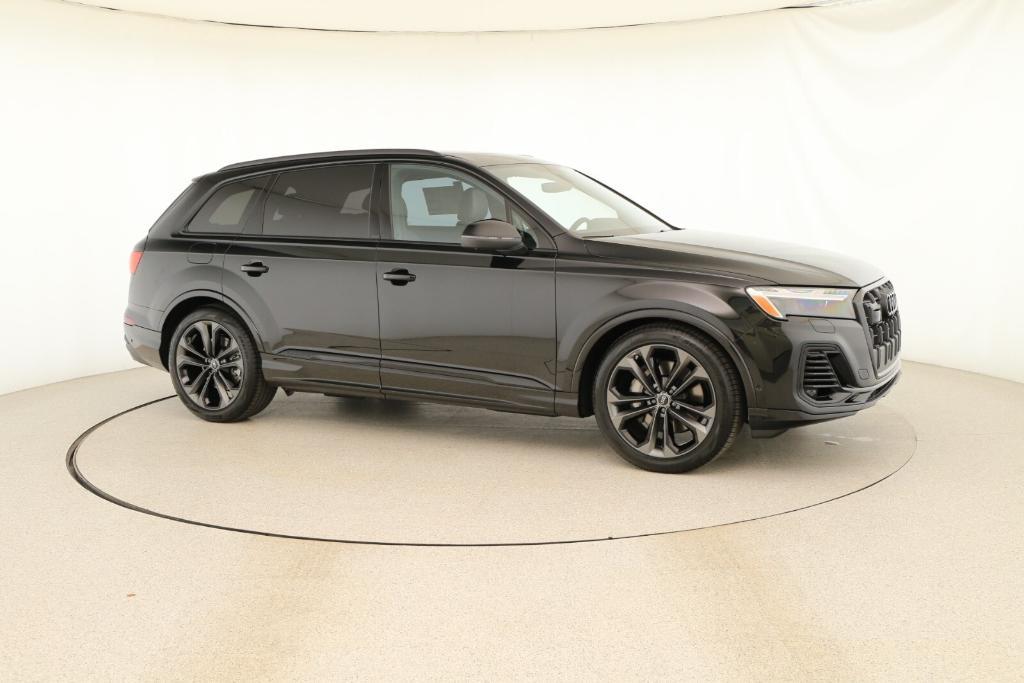 new 2025 Audi Q7 car, priced at $84,810