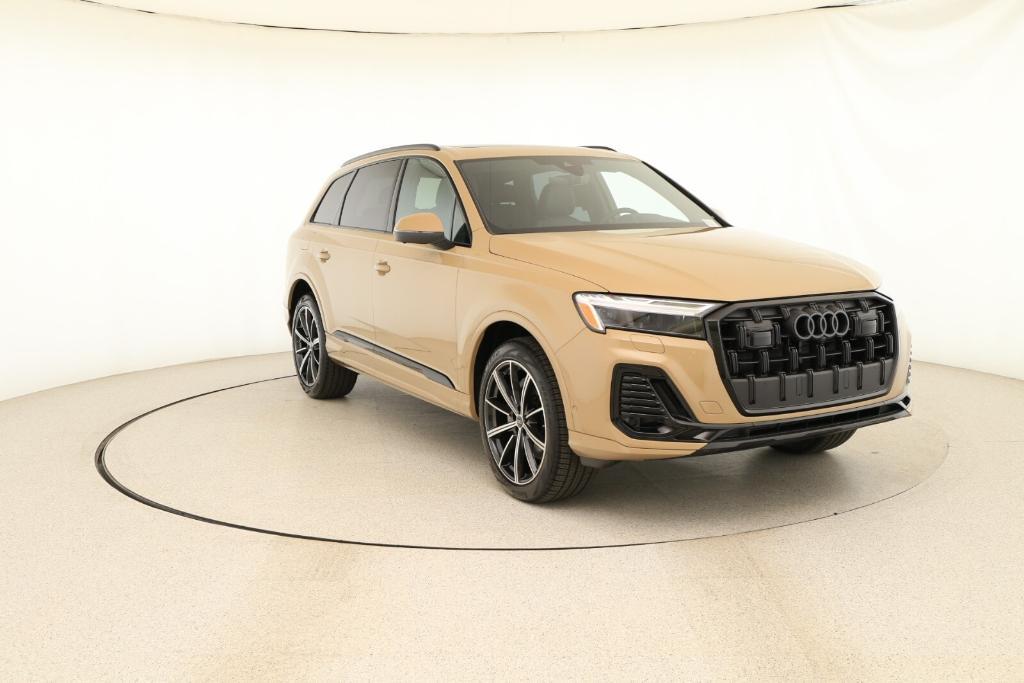 new 2025 Audi Q7 car, priced at $69,370