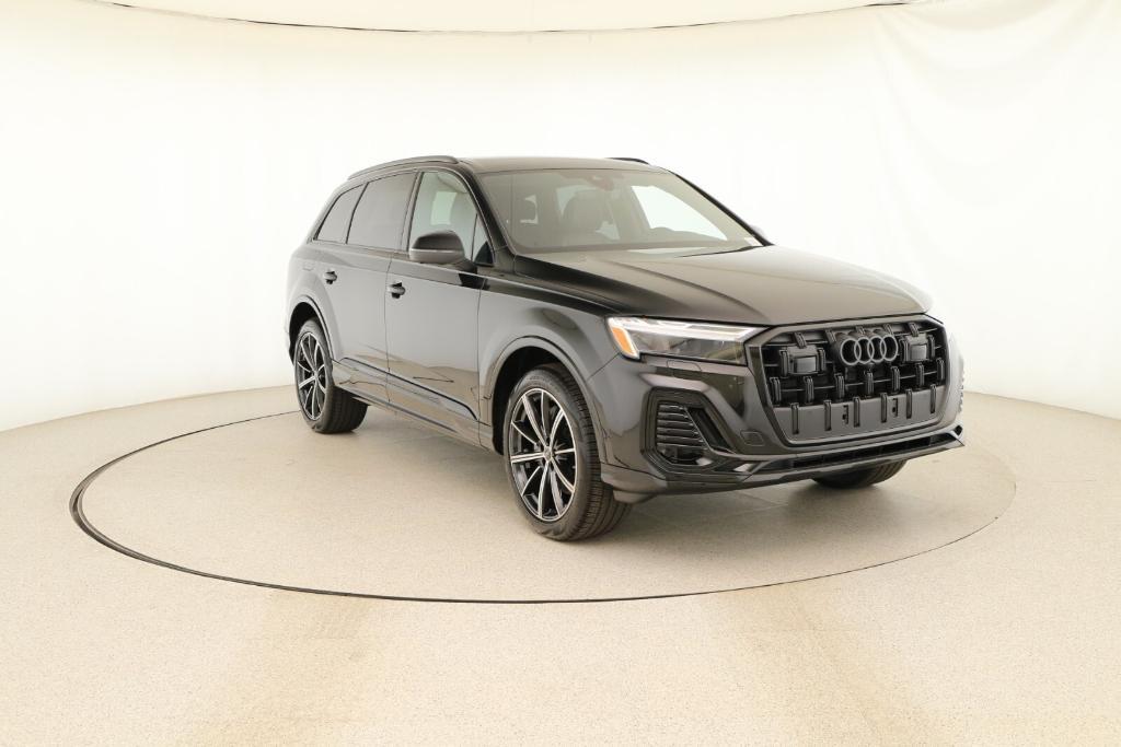 new 2025 Audi Q7 car, priced at $69,370