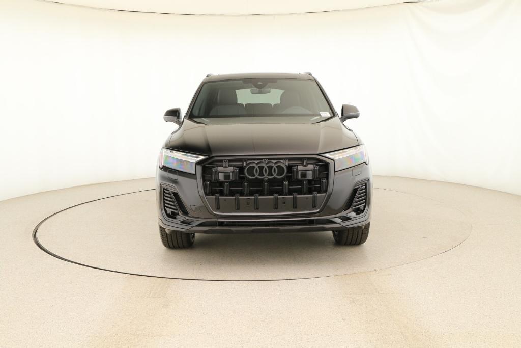 new 2025 Audi Q7 car, priced at $69,370