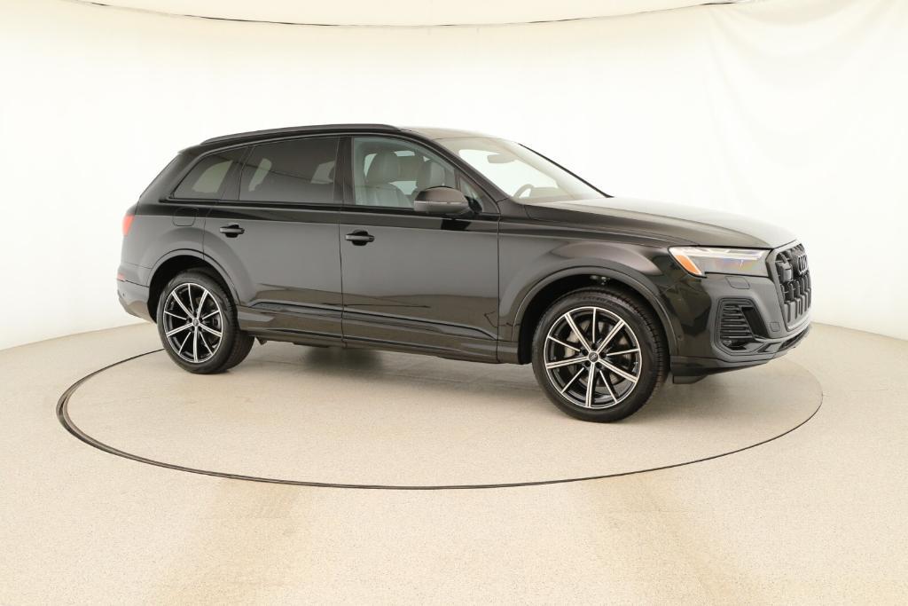 new 2025 Audi Q7 car, priced at $69,370