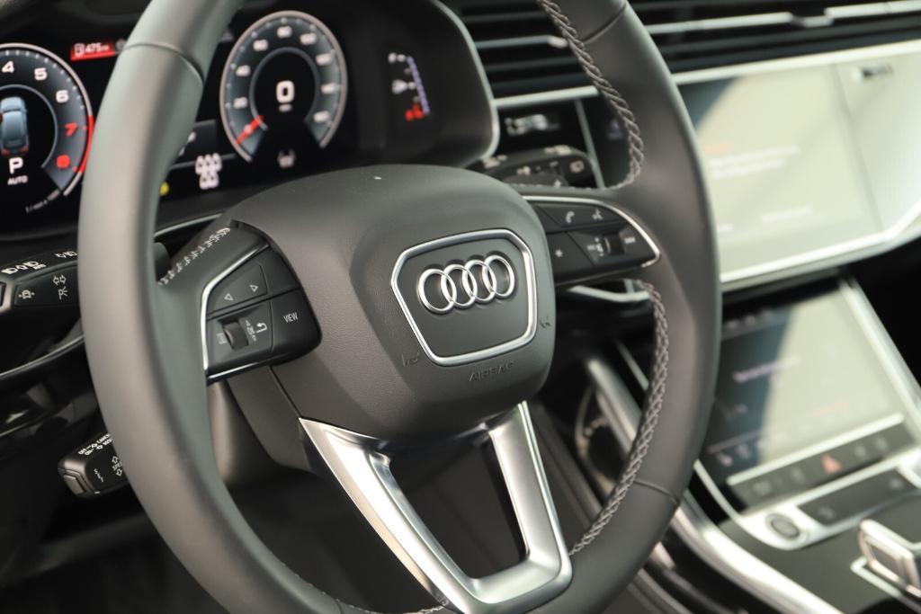 new 2025 Audi Q7 car, priced at $72,420