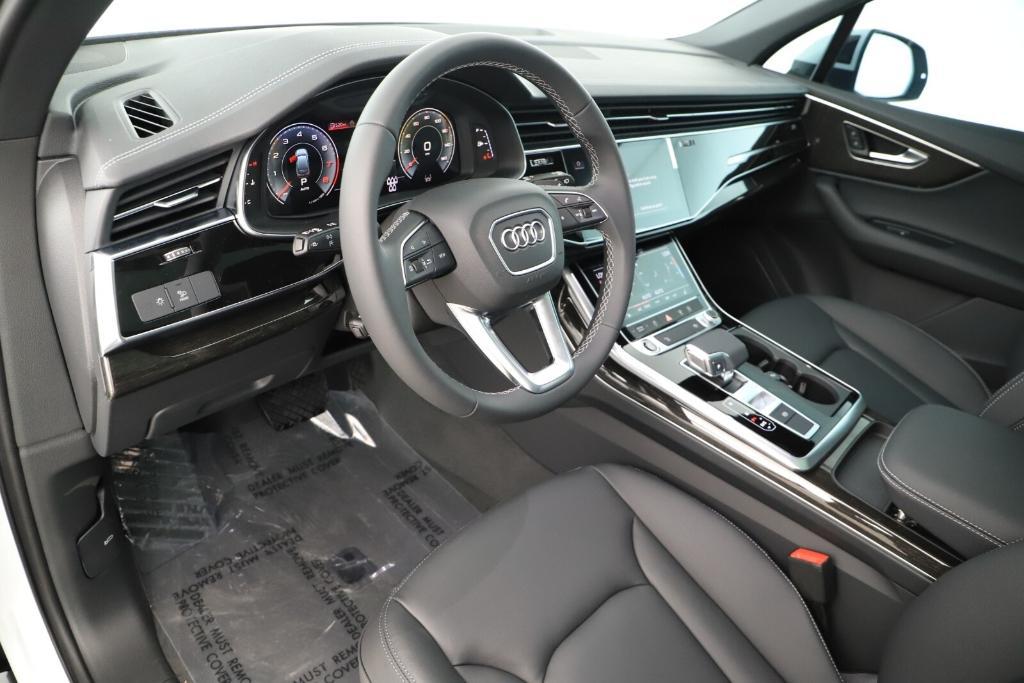 new 2025 Audi Q7 car, priced at $65,270