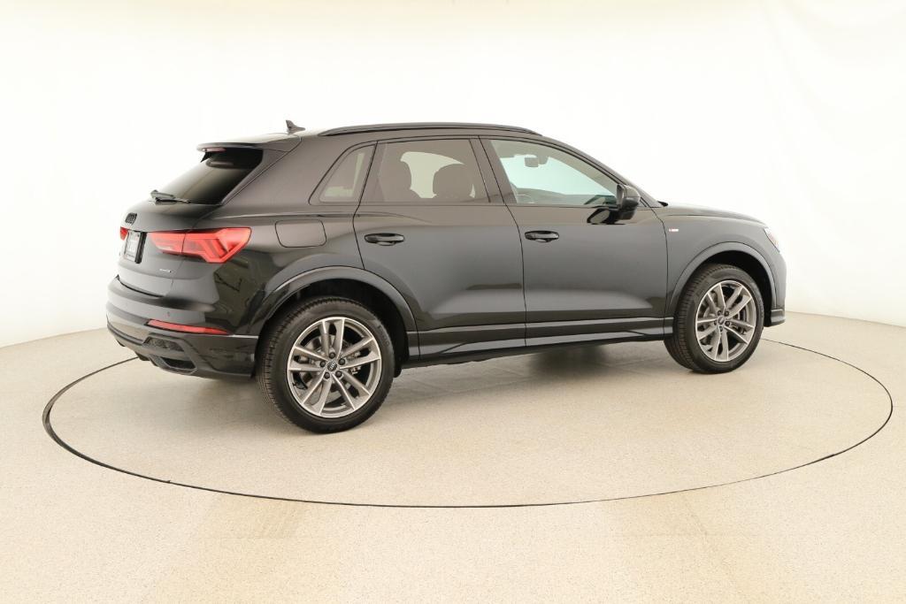 new 2025 Audi Q3 car, priced at $45,975