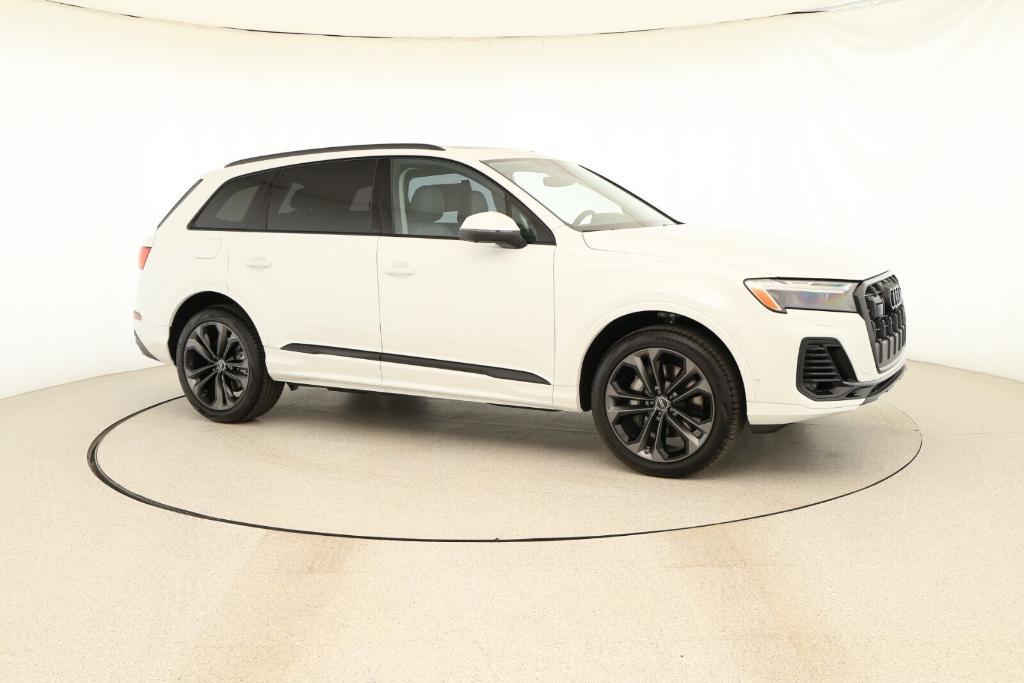 new 2025 Audi Q7 car, priced at $76,865