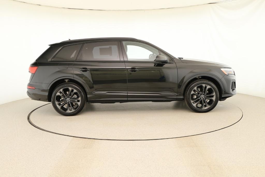 new 2025 Audi Q7 car, priced at $77,460