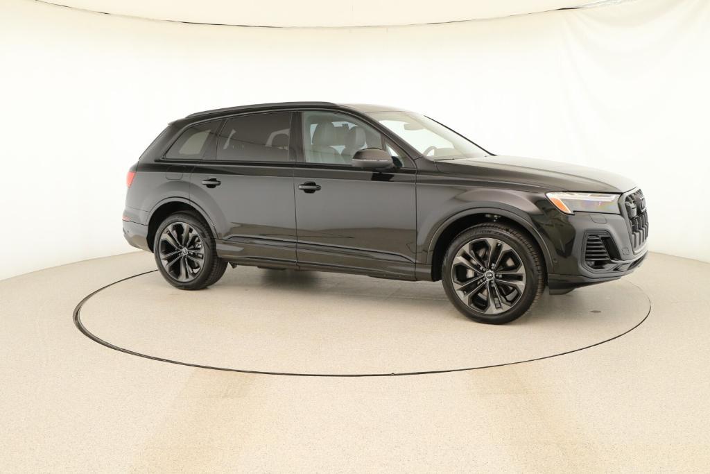 new 2025 Audi Q7 car, priced at $77,460