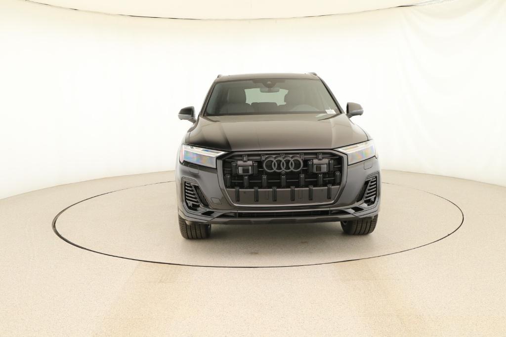 new 2025 Audi Q7 car, priced at $77,460