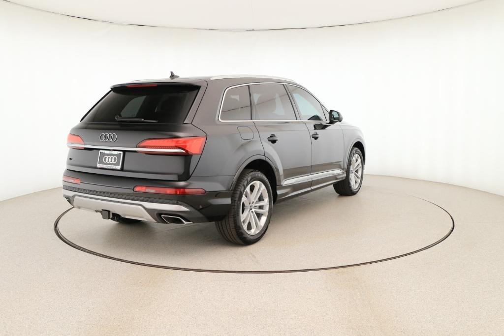 new 2025 Audi Q7 car, priced at $70,020