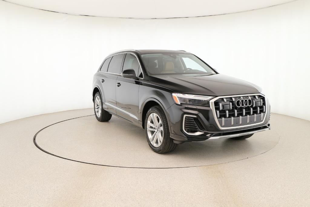 new 2025 Audi Q7 car, priced at $70,020