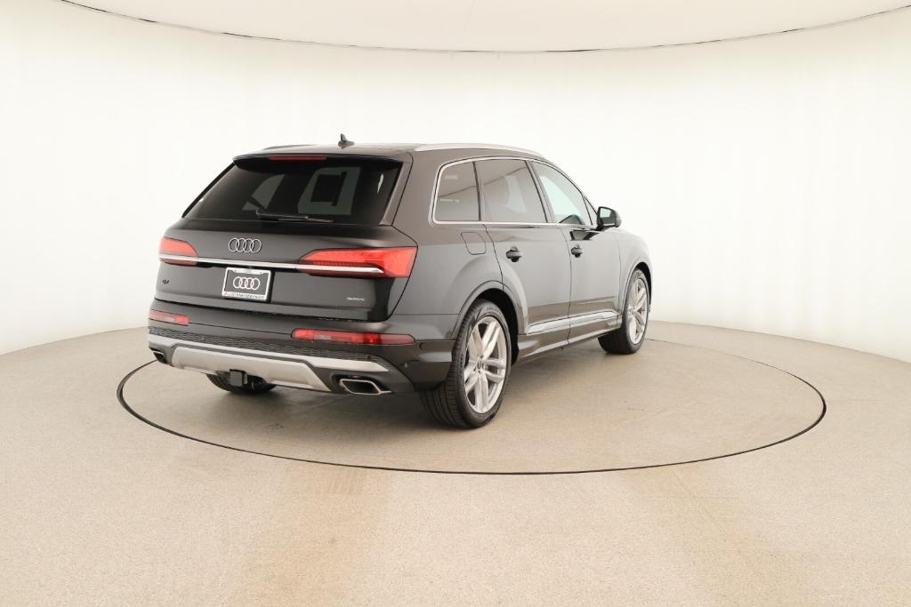 new 2025 Audi Q7 car, priced at $76,770