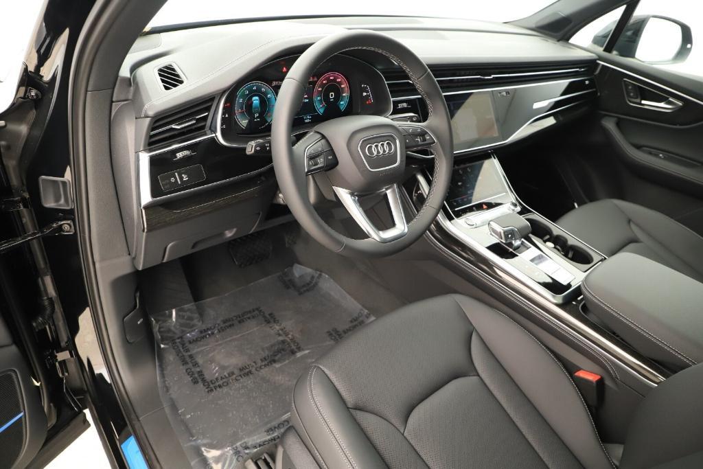 new 2025 Audi Q7 car, priced at $76,770