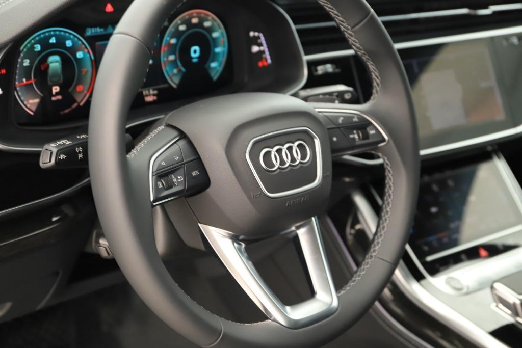 new 2025 Audi Q7 car, priced at $76,770