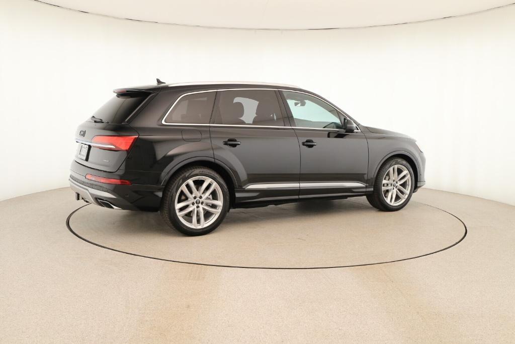 new 2025 Audi Q7 car, priced at $76,770