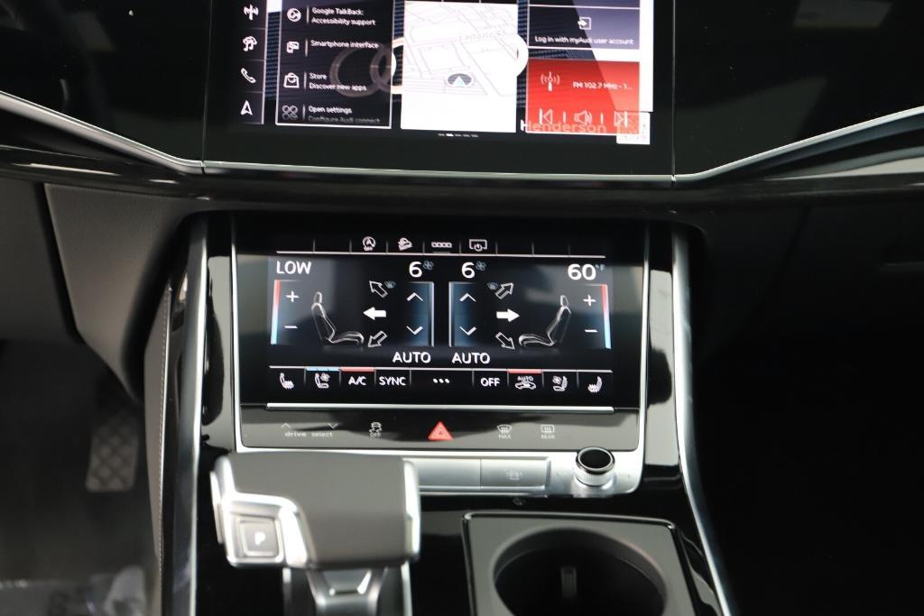 new 2025 Audi Q7 car, priced at $76,770