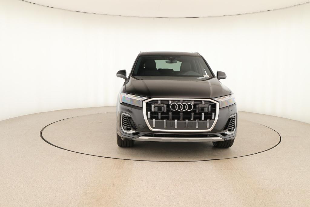 new 2025 Audi Q7 car, priced at $76,770