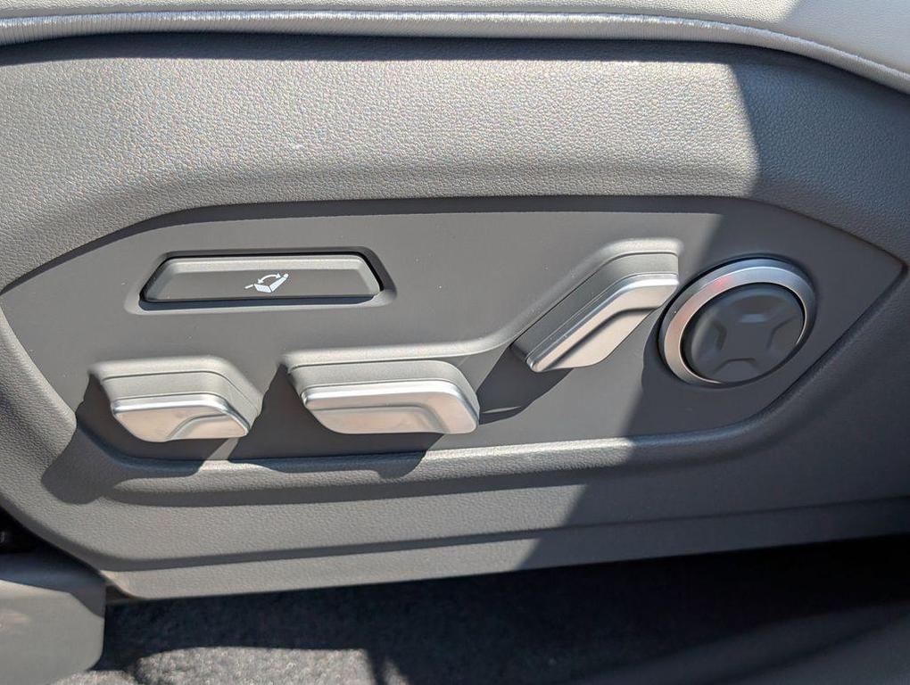 new 2025 Hyundai SANTA FE HEV car, priced at $45,569