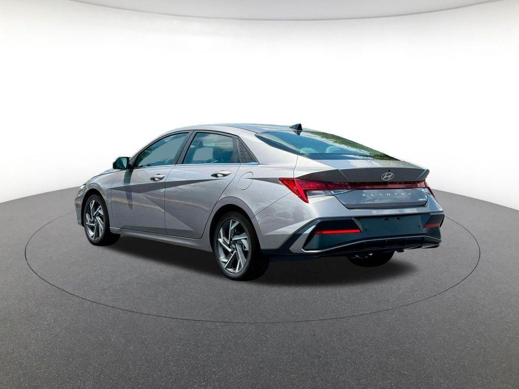 new 2025 Hyundai Elantra car, priced at $27,217