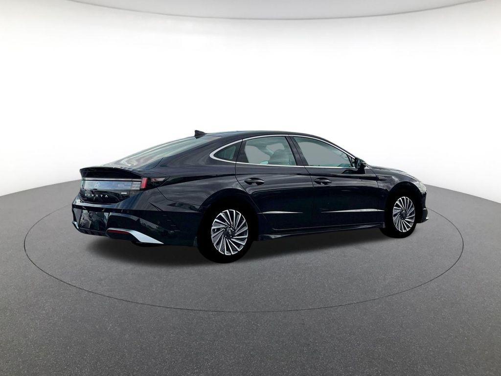 new 2025 Hyundai Sonata Hybrid car, priced at $36,657