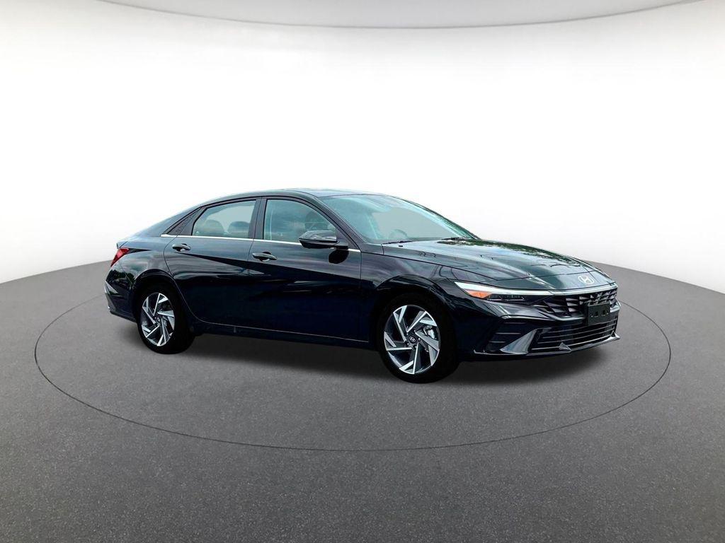 new 2025 Hyundai Elantra car, priced at $27,217