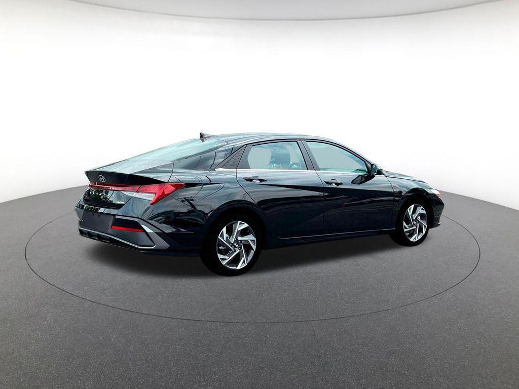 new 2025 Hyundai Elantra car, priced at $27,217