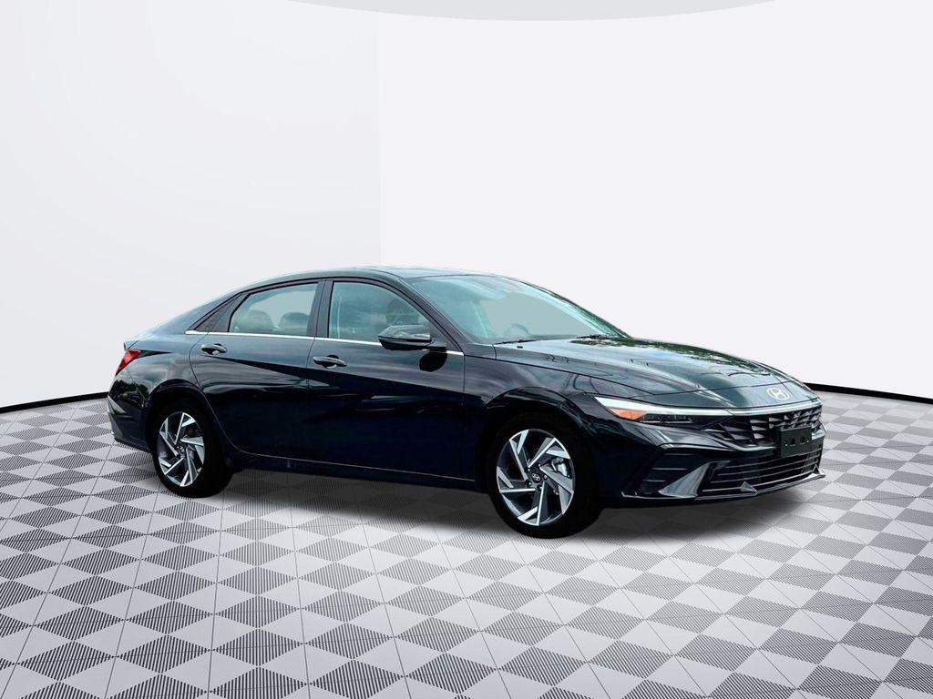 new 2025 Hyundai Elantra car, priced at $27,017